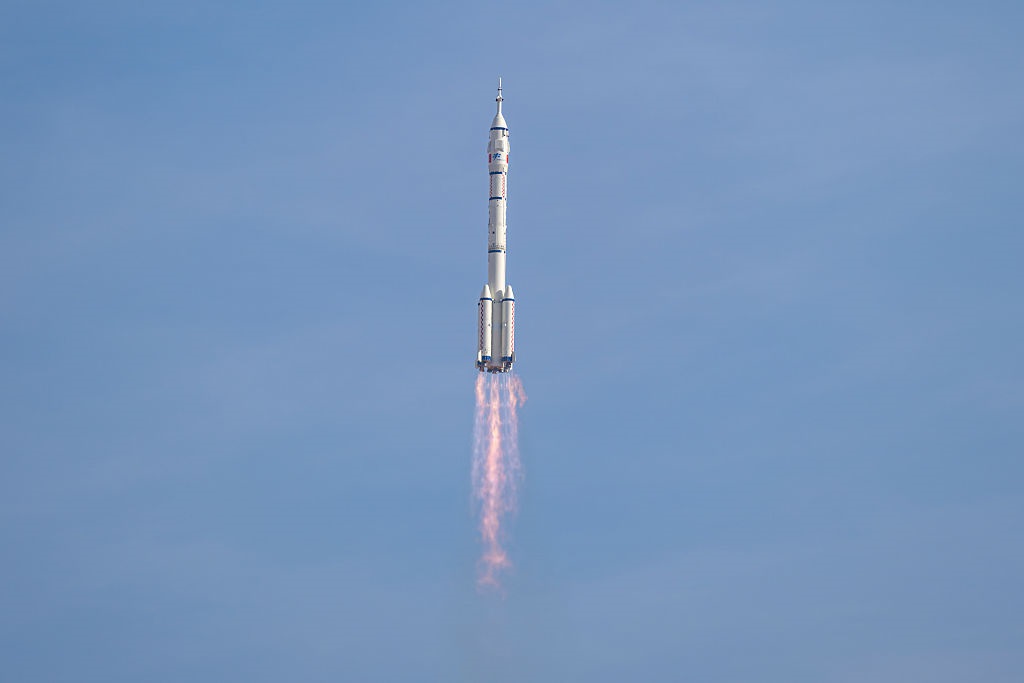 Технології - Китай запустив безпілотний корабель на космічну станцію