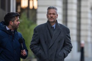 Новини світу - Колишнього європарламентаря ув'язнили за хабарі від росіян