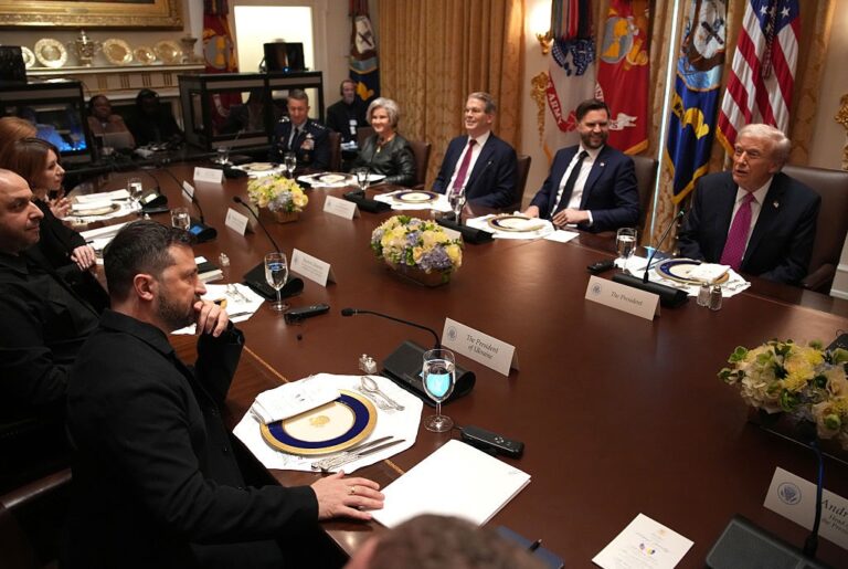 Новини світу - США погрожують припинити постачання зброї Україні - ЗМІ