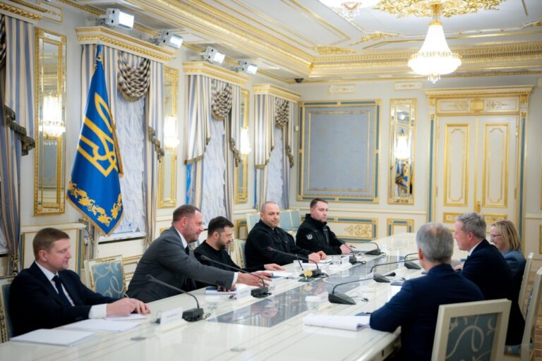 Новини України - Світ у турборежимі. Реакція на план від США