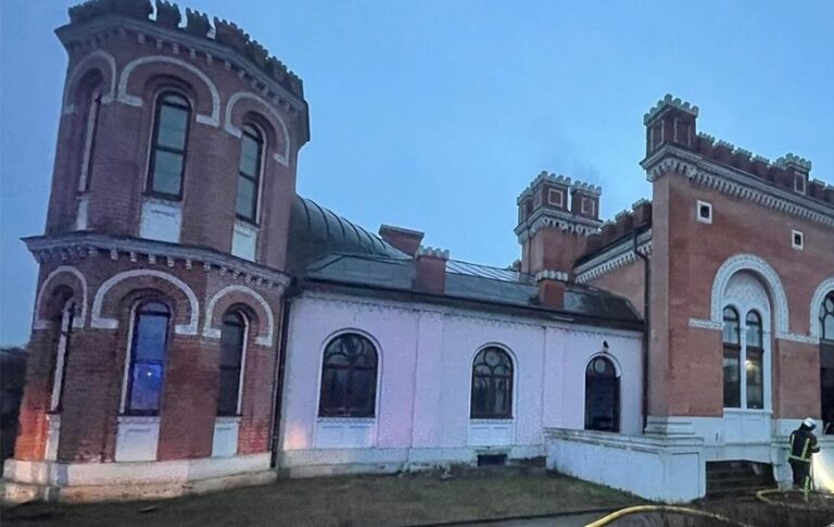 Новини України - В Чернівцях чоловік з психічним розладом скоїв підпал у синагозі