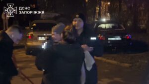 Запоріжжя: під час пожежі надзвичайники врятували п’ятьох людей, серед яких дитина