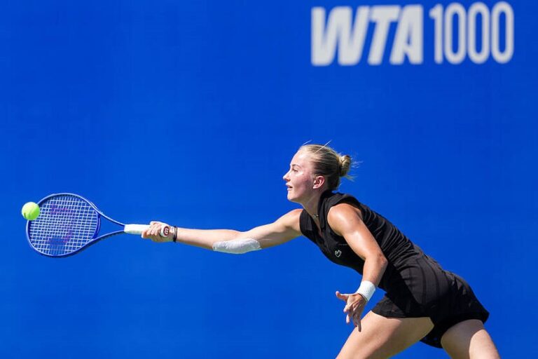 Новини політики - Без прапора РФ: російська тенісистка змінила громадянство