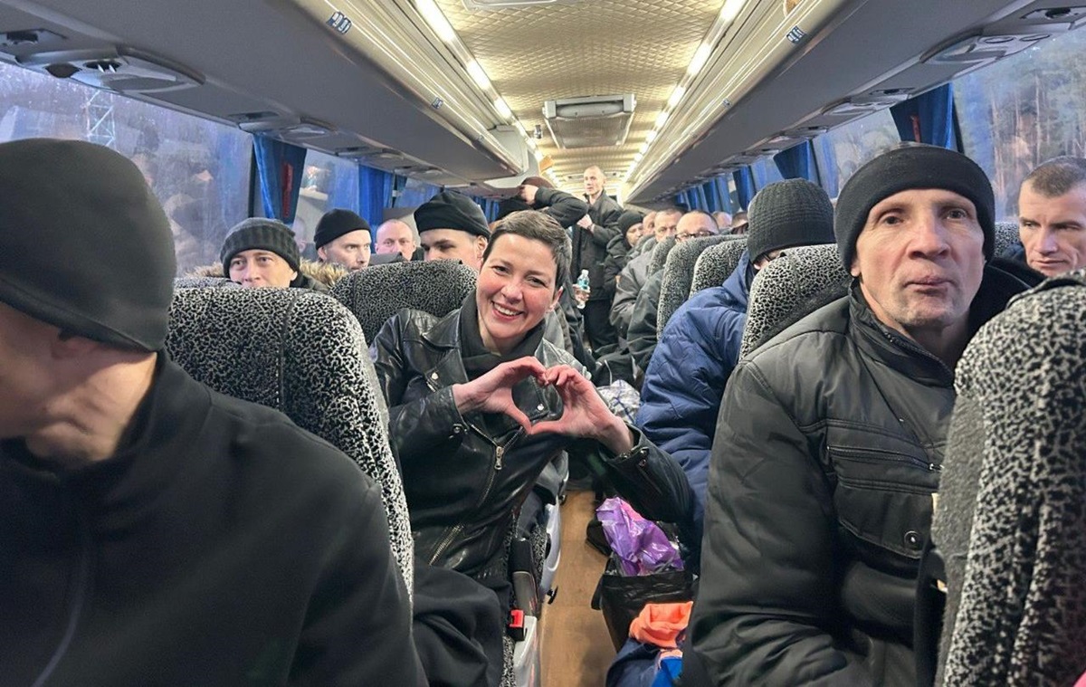 Новини України - Білорусь передала Україні 114 цивільних громадян