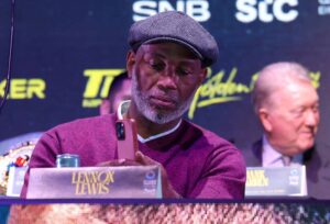 Новини спорту - Леннокс Льюїс відзначив значущість Усика для світового боксу