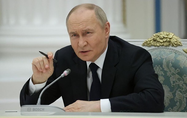 Новини світу - Путін підписав бюджет РФ з 40% витрат на армію