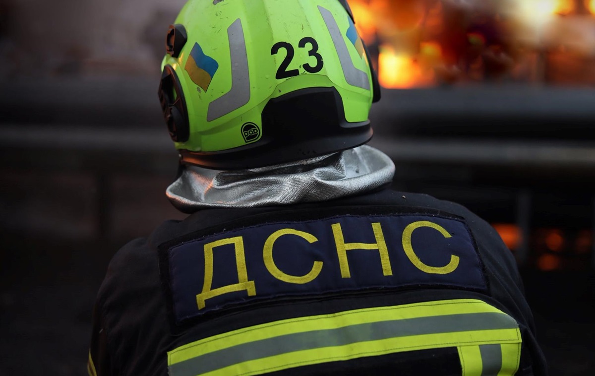 Новини України - Шахед поцілив у багатоповерхівку в Чернігові