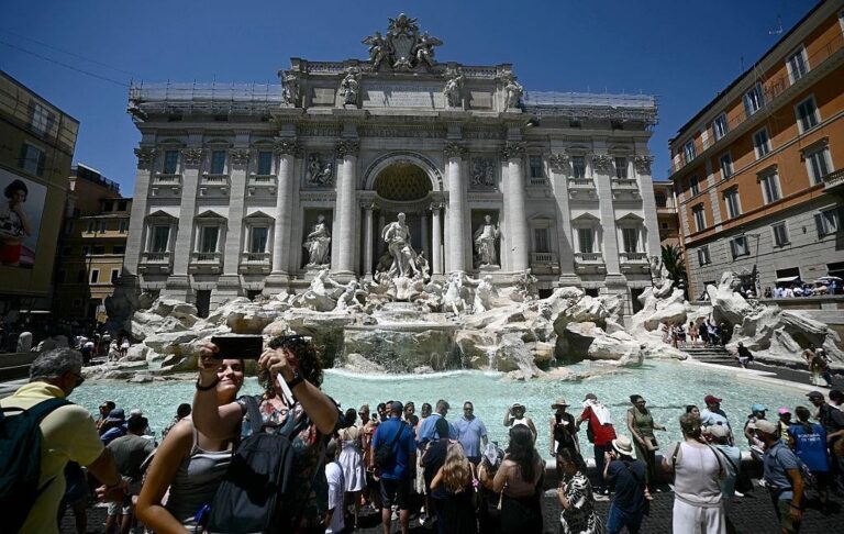 Новини світу - У Римі зроблять платним доступ до знаменитого фонтану