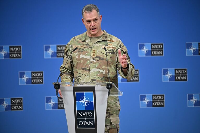 Новини світу - В НАТО закликали готуватися до зростання гібридних загроз