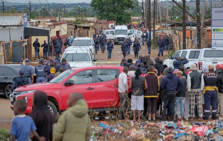 Новини світу - В ПАР сталася масштабна стрілянина в таверні: дев'ять загиблих