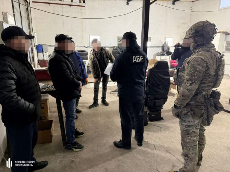 Новини України - Відправляли підлеглих працювати на СТО: посадовцям в/ч оголосили підозру