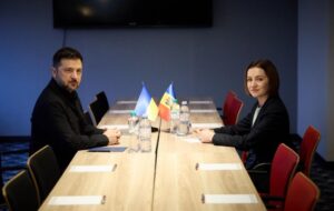 Новини України - Зеленський і Санду провели переговори у Гаазі