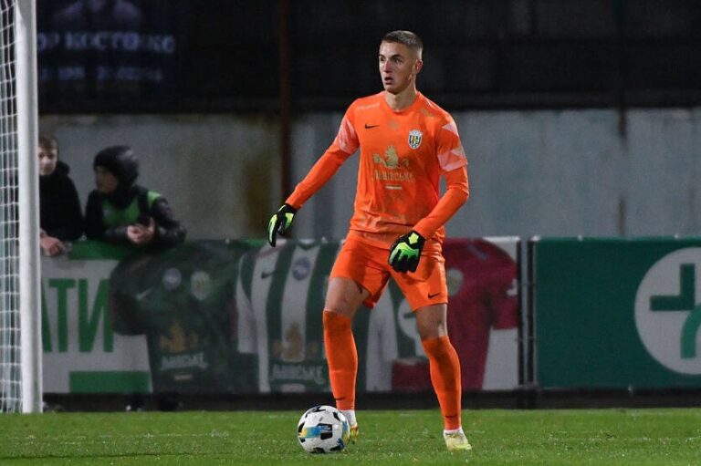 Новини спорту - Карпати врахували гру свого воротаря і півзахисника і залишили їх у команді