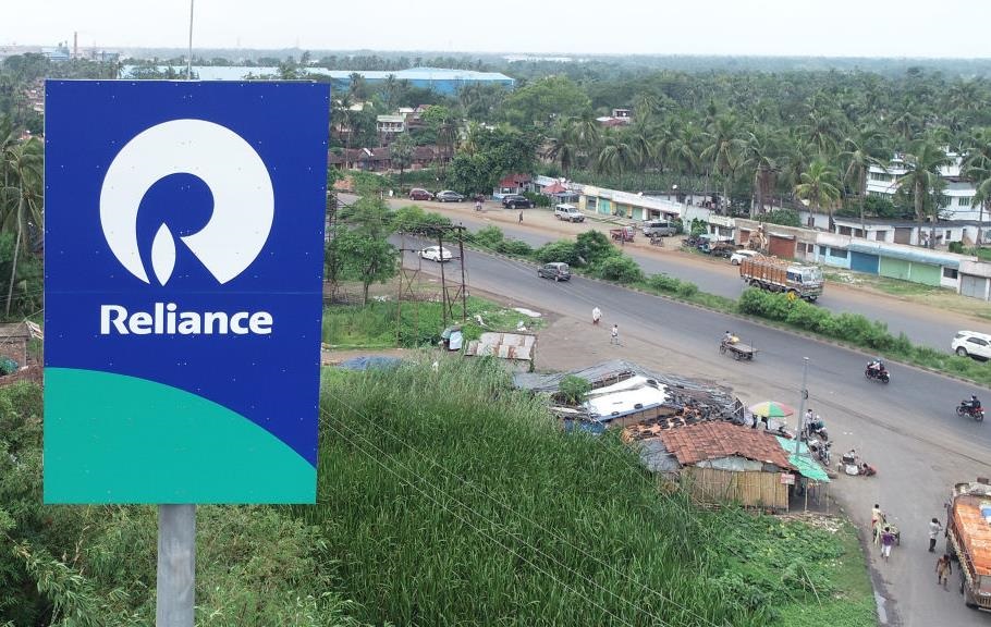 Новини бізнесу - Найбільший НПЗ Індії "відхрестився" від нафти з РФ після погроз Трампа