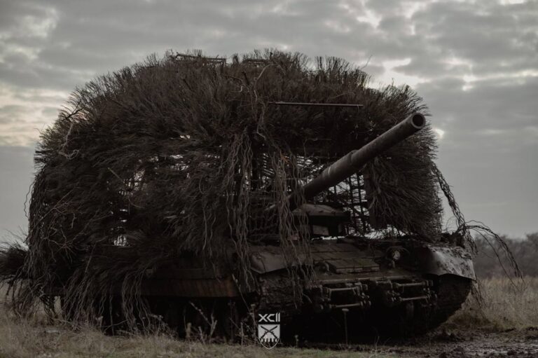 Новини України - Українські воїни "затрофеїли" російський танк Т-80